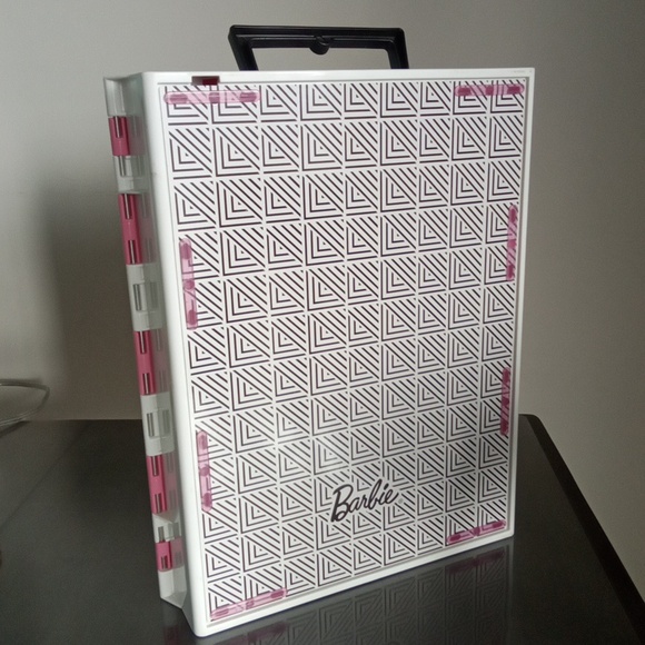 2018 Mattel Barbie Foldable Closet clothes storage - Picture 3 of 6